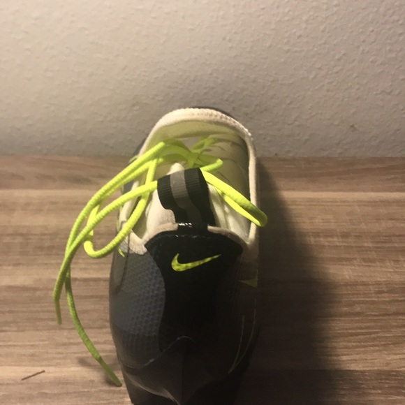 Nike athletic shoes - Picture 5 of 5